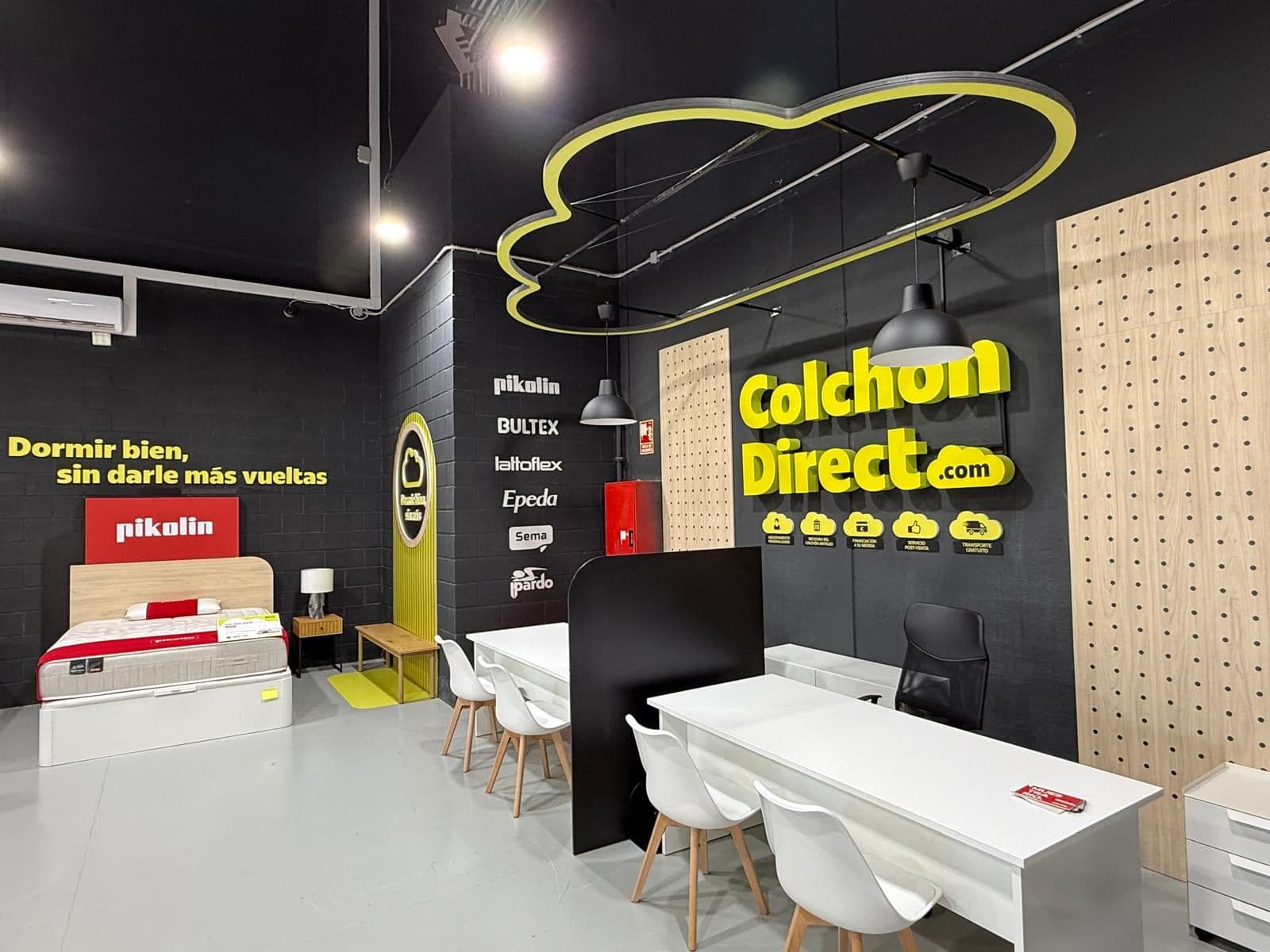 Interior de la tienda ColchonDirect en Alfafar